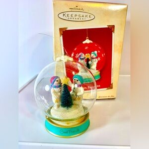 Hallmark Cool Friends Snowglobe Snowman Ornament 2002 in original box